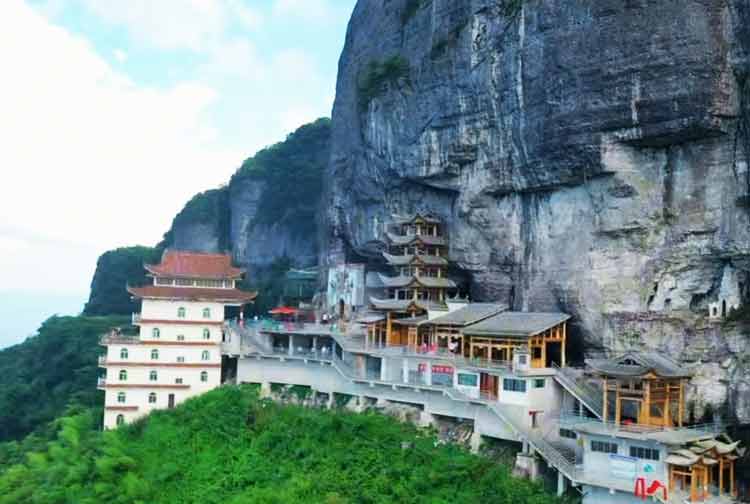 饒龍山瑞峰寺風景區(qū)