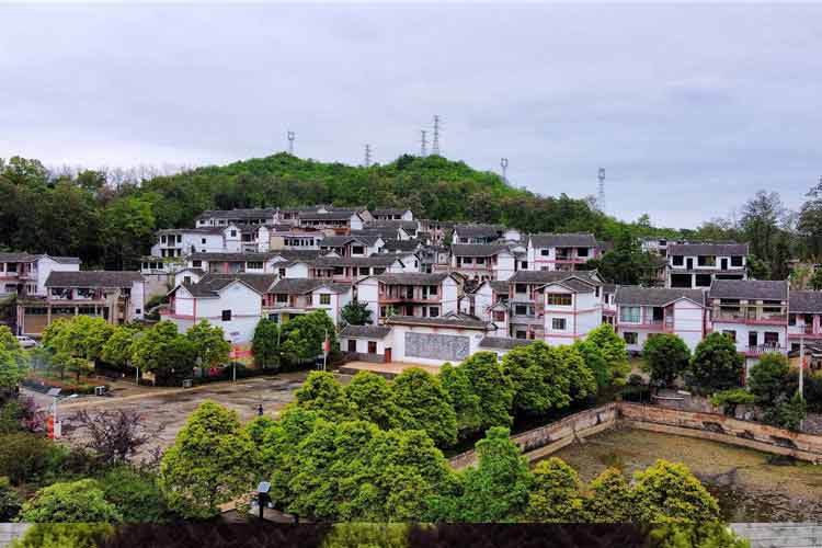 中國(guó)農(nóng)村改革第一村——貴州關(guān)嶺石板井村